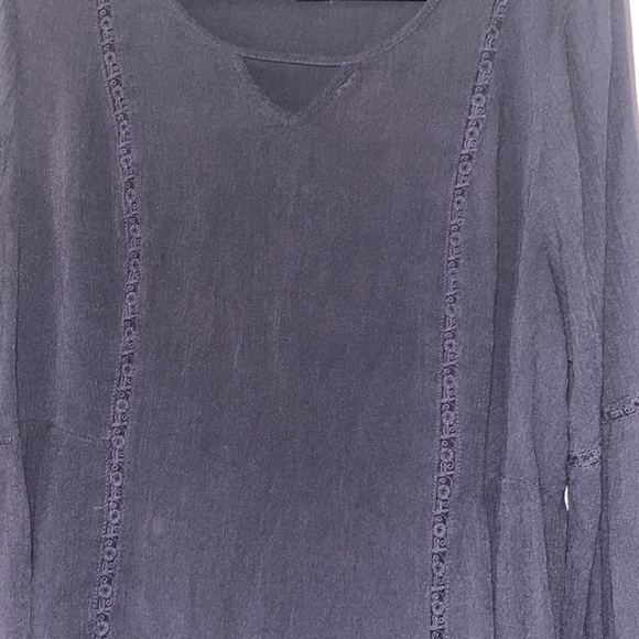 Plus size Top - Picture 2 of 3